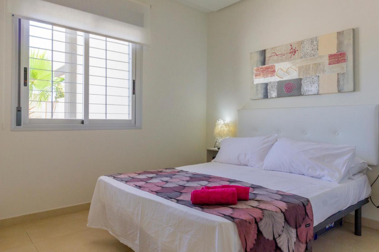Bungalow Pink Garden Orihuela Exterior photo
